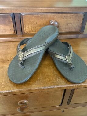 Vionic Olive Green Orthotic Flip Flop Sandals‎ comfort thong womens 7